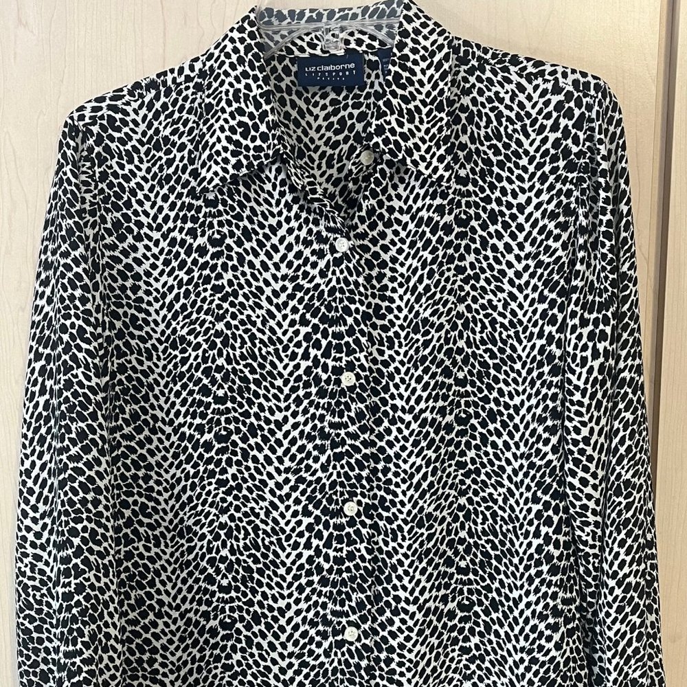 Liz Claiborne‎ LizSport Petite Leopard Print Button Down Womens Blouse Sz PS